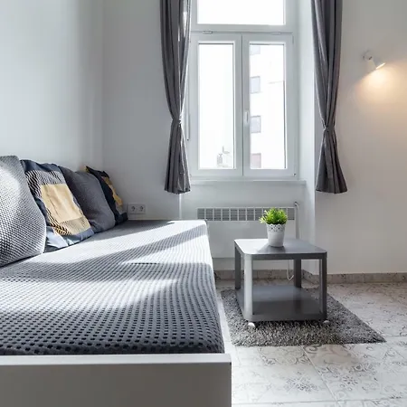Flexible Selfcheckins 13 & 14 - Le Petit & Le Grand Zagreb - Centre - New - Apartments Repinc Exterior photo