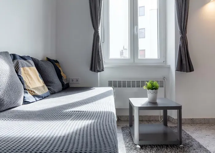 Flexible Selfcheckins 13 & 14 - Le Petit & Le Grand Zagreb - Centre - New - Apartments Repinc